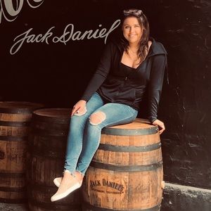 Meet your Posher, Carissa